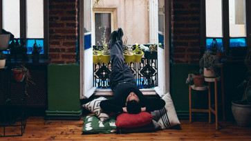 Emir Can İğrek’in Yeni Şarkısı “Balkon” Yayında
