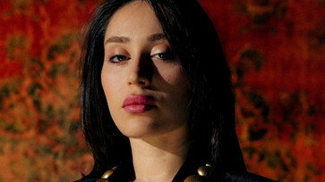 Afra’dan Yeni Şarkı: “Ara Durak”