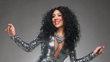 Işın Karaca’dan 25. Sanat Yılında Yepyeni Bir Albüm: “Hit VS Hit”