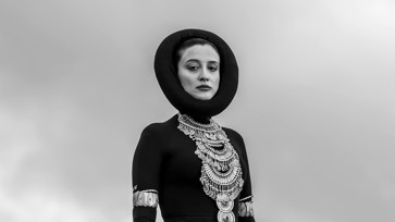 Melike Şahin'den Yeni Klip: "Sağ Salim"