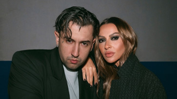 Hadise ve Motive’den “Küçük Bir Yol”un Yeni Versiyonu