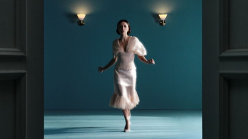 Zeynep Bastık’tan Yazın Habercisi Yeni Şarkı