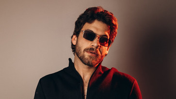 Mustafa Mert Koç’tan Serdar Ortaç Klasiğine Yeni Yorum
