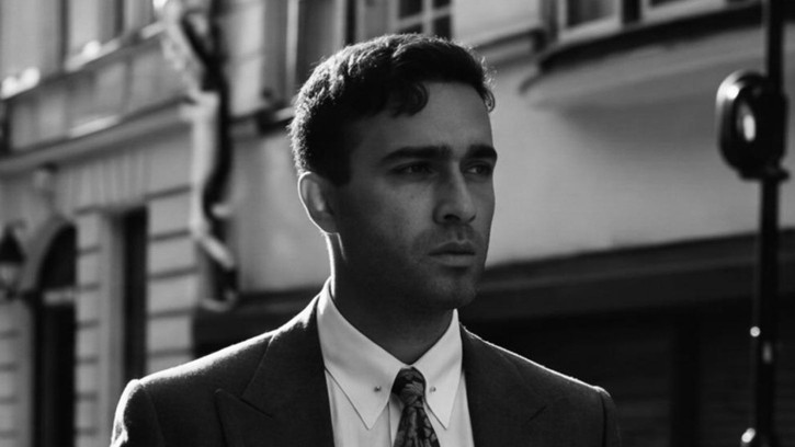 Mert Demir’den Yeni Hit: “Çırılçıplak” Yayında