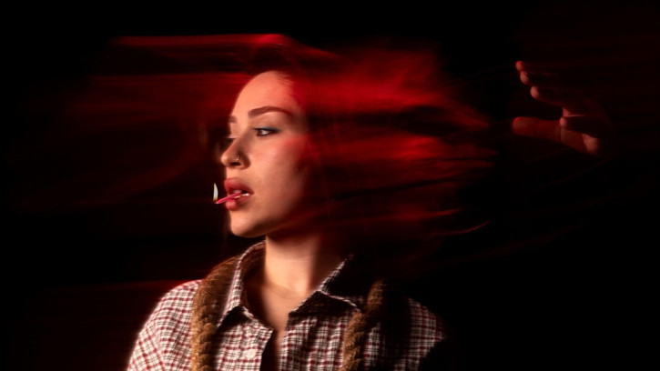 Afra’dan Yeni Şarkı “16” Yayında