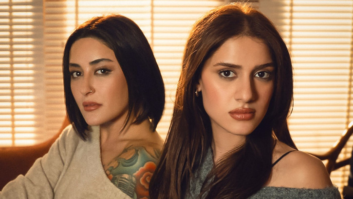 Melek Mosso ve Cemre’den “Kendisi Çıktı Bu Yoldan”