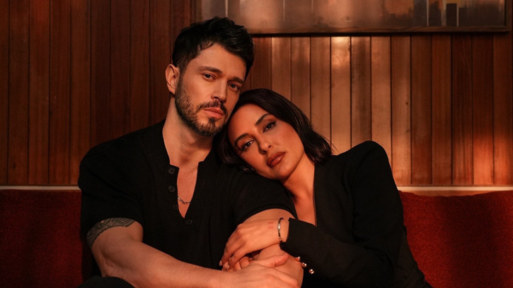 Murat Boz ve Melek Mosso’dan “Kolay Değil”