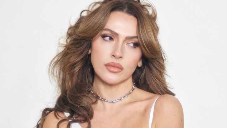 Hadise’nin Yeni Albümü “H.” Yayında