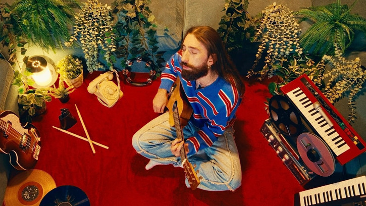 Emre Fel’in Yeni Teklisi “Yardım Et Allah’ım” Yayında