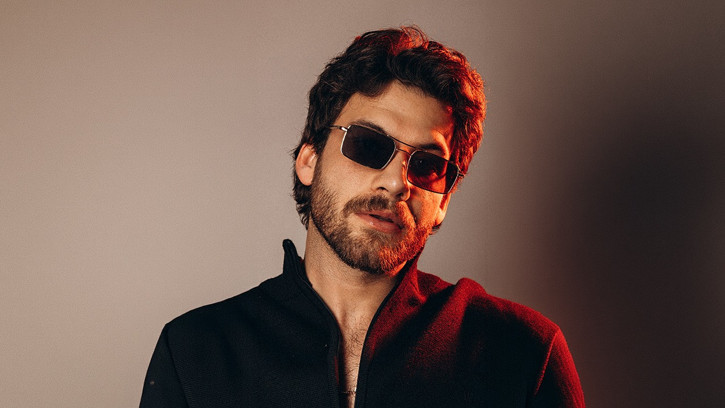 Mustafa Mert Koç’tan Serdar Ortaç Klasiğine Yeni Yorum